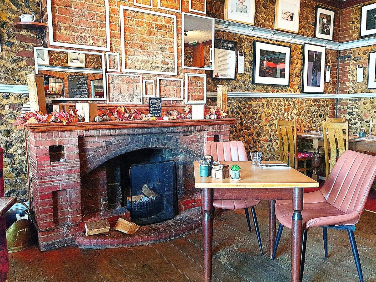The Red Lion Hotel Кромър Екстериор снимка The interior of the restaurant