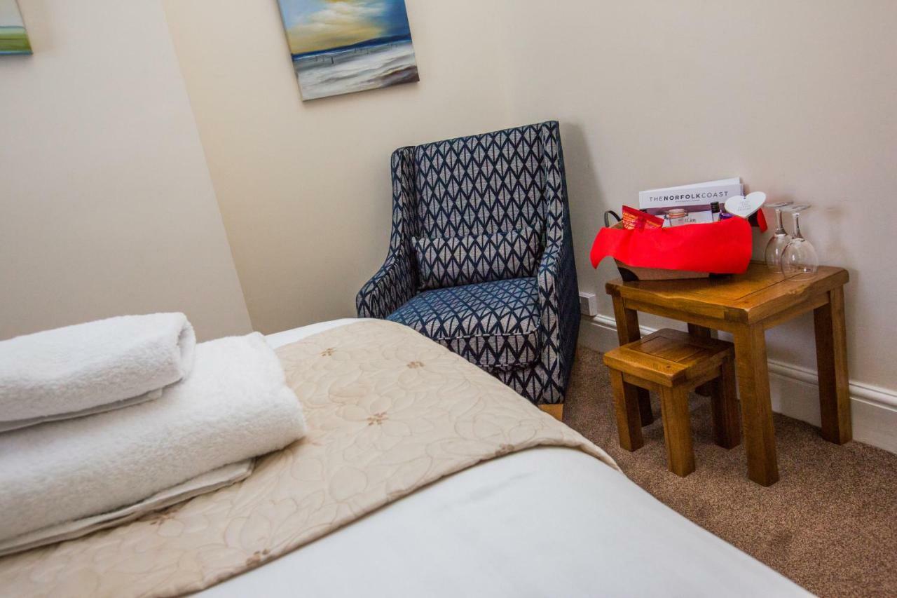 The Red Lion Hotel Кромър Екстериор снимка A treatment room at the school