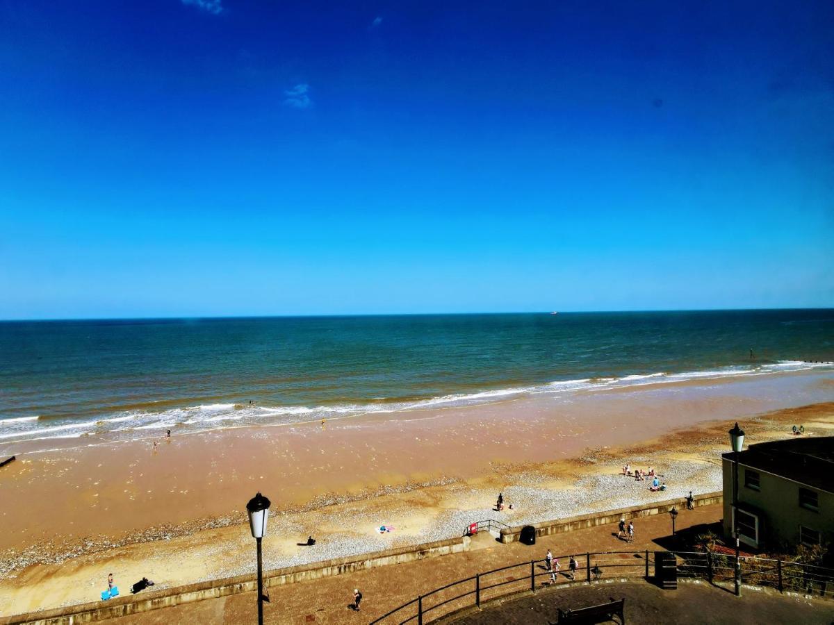 The Red Lion Hotel Кромър Екстериор снимка The beach at Hunstanton